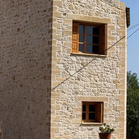 Semesterbostad Amygdalia Traditional House